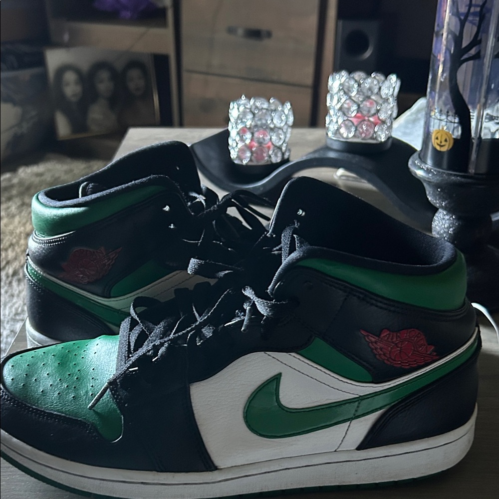 Jordan Athletic Shoes Black Green White